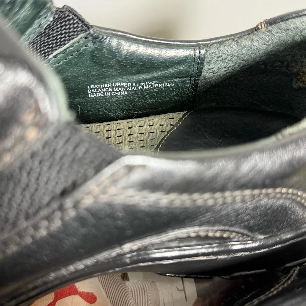 Born Men's Black Leather Size 9 Slip-On Shoes